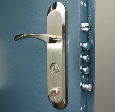Highly secure double lock door